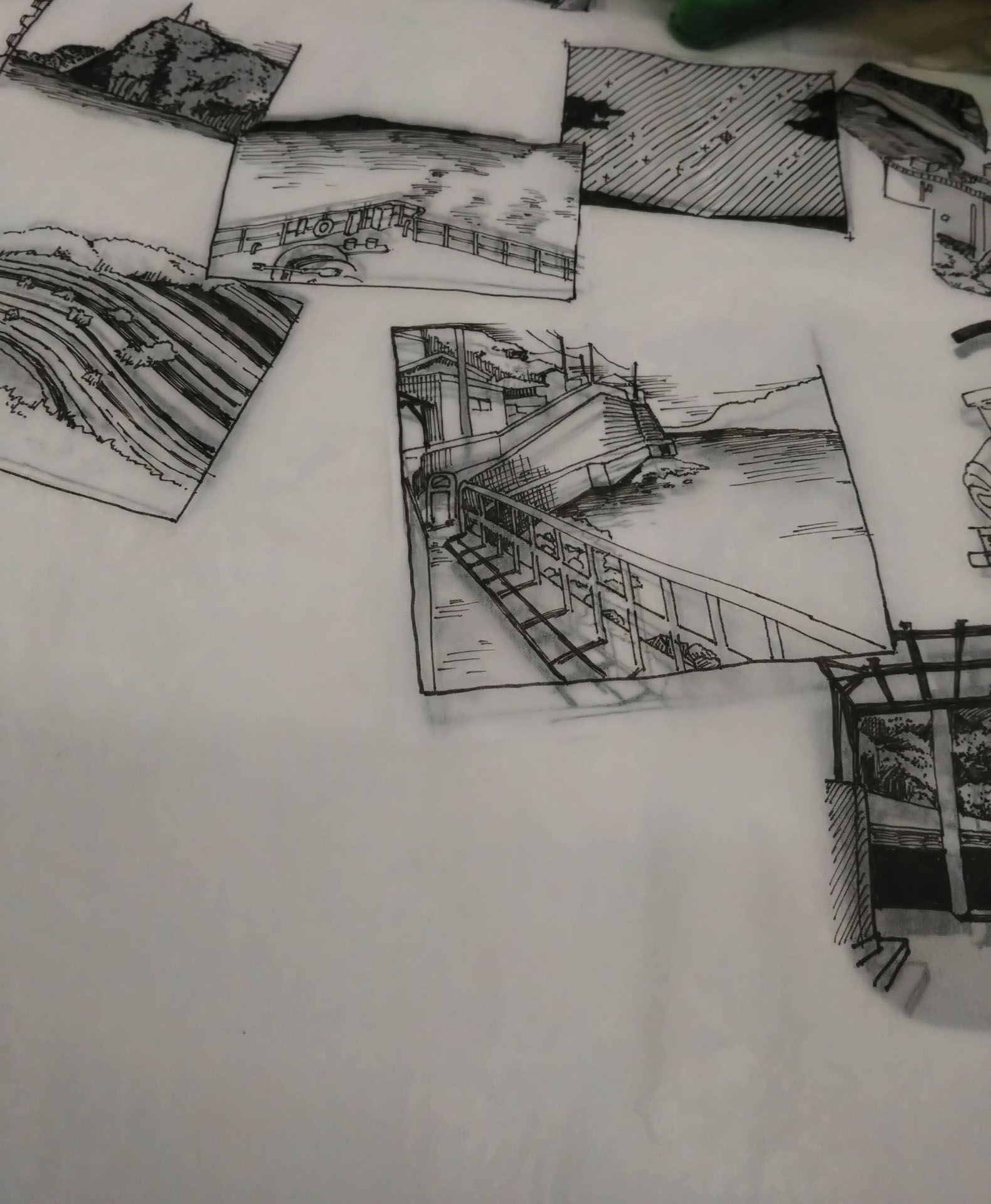 思い出は輝かしき虚像の中で/2025年/ 薄葉紙とペン/卒業制作作品